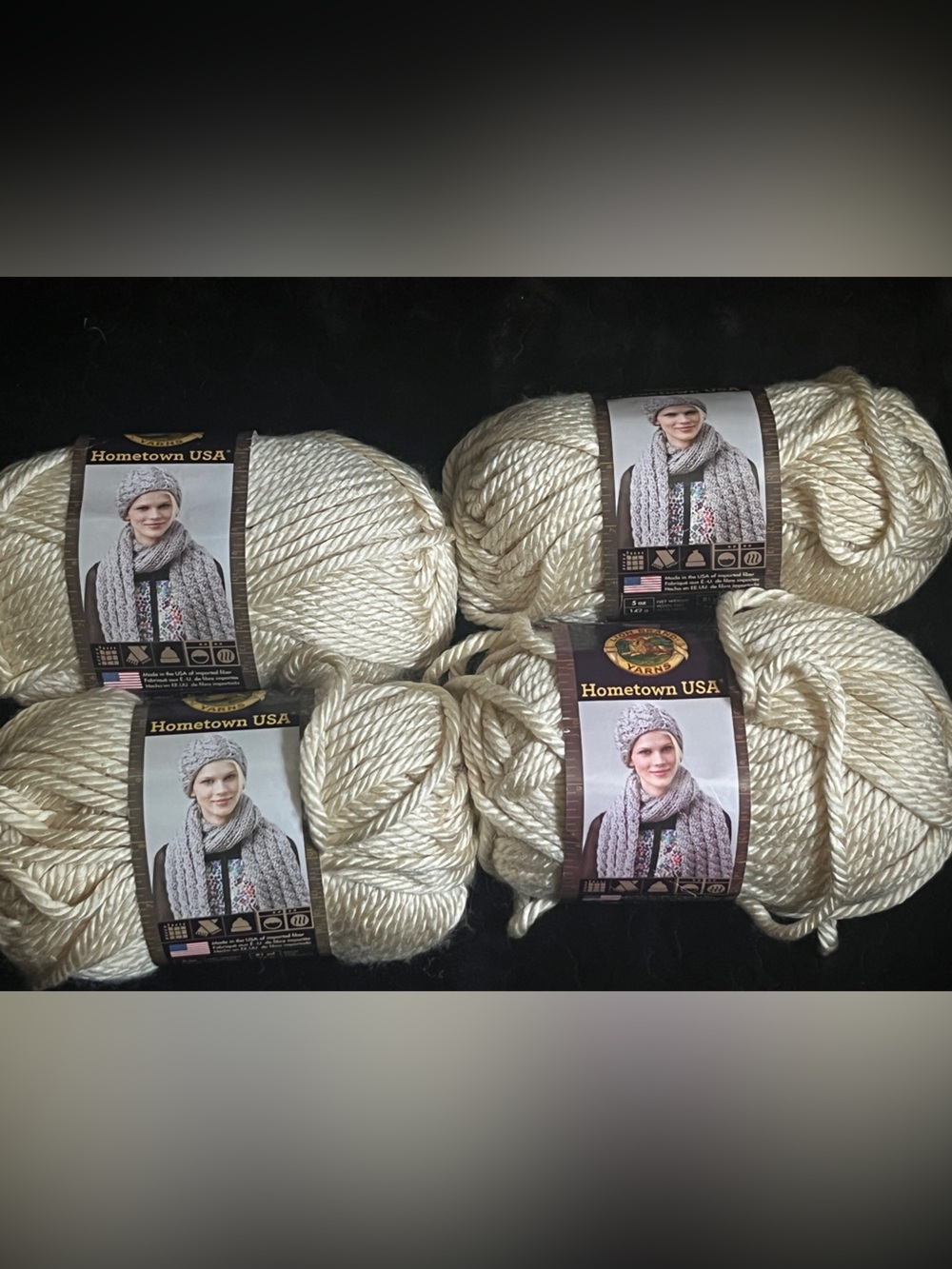 4 Skeins Lion Brand Hometown USA Super Bulky Wt. Yarn - 099 Los Angeles Tan Dye